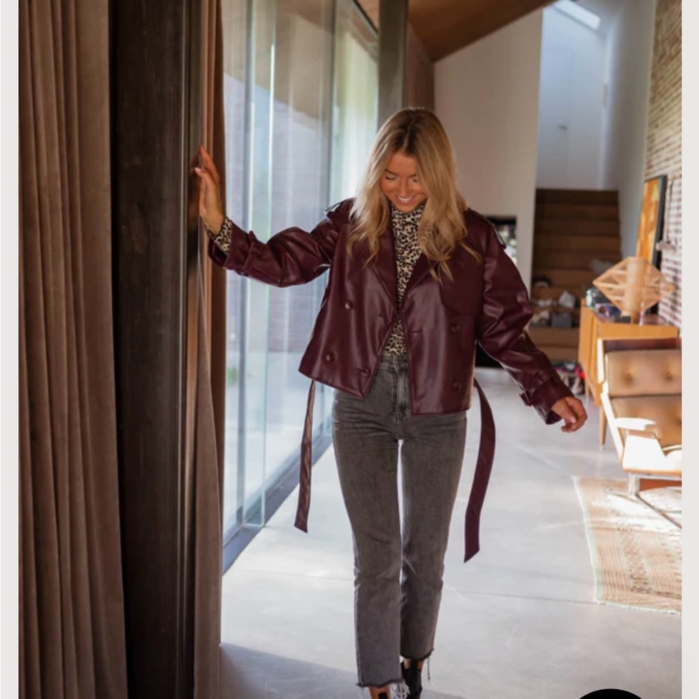 Women's Burgundy cropped faux leather  Jacket